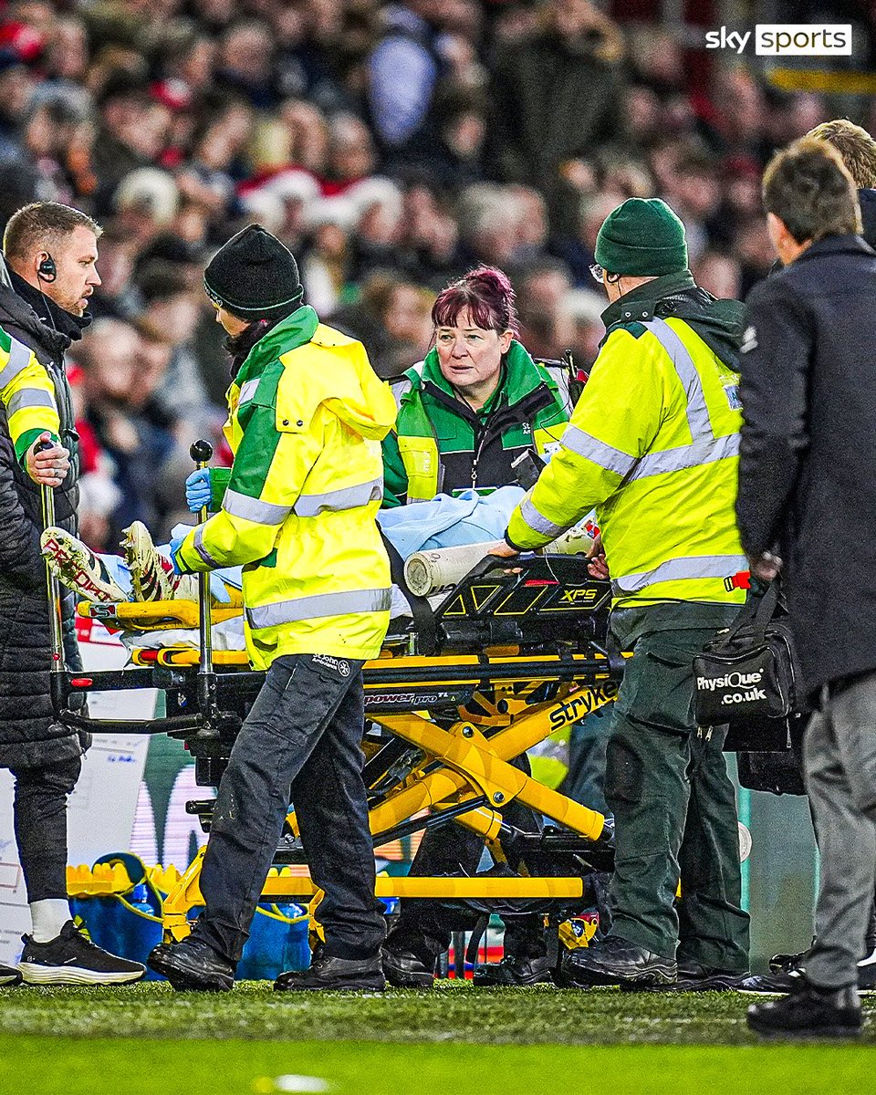 misfituser38's tweet photo. @WestHam @jetonpayments #SuperFab is my POTM with some very important saves before he was stretchered off ⚒ https://t.co/fiEtXRYBKz