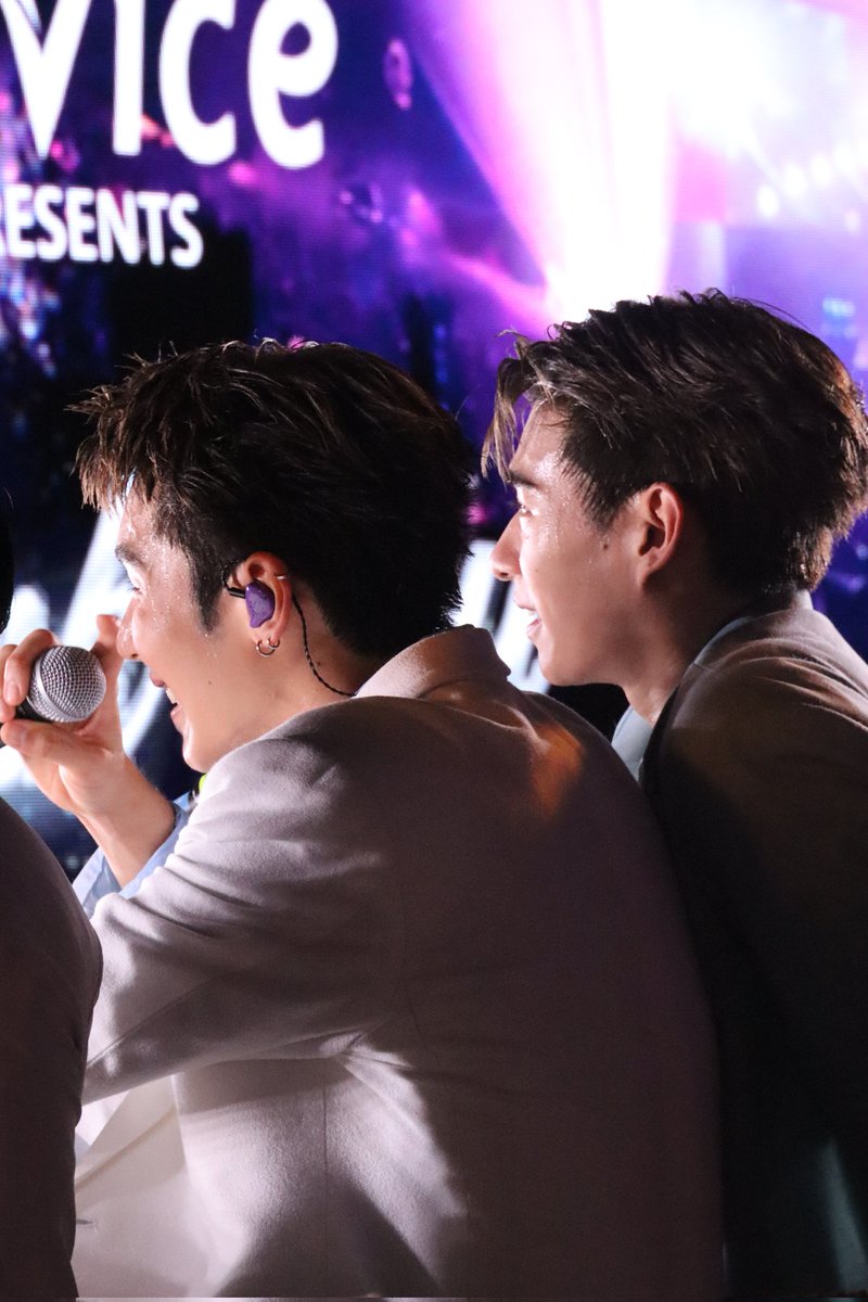 mawb_____'s tweet photo. อะรายยยย เเค่เหนเเสงมันสวยไงงงง https://t.co/Ey1i9mwhCC