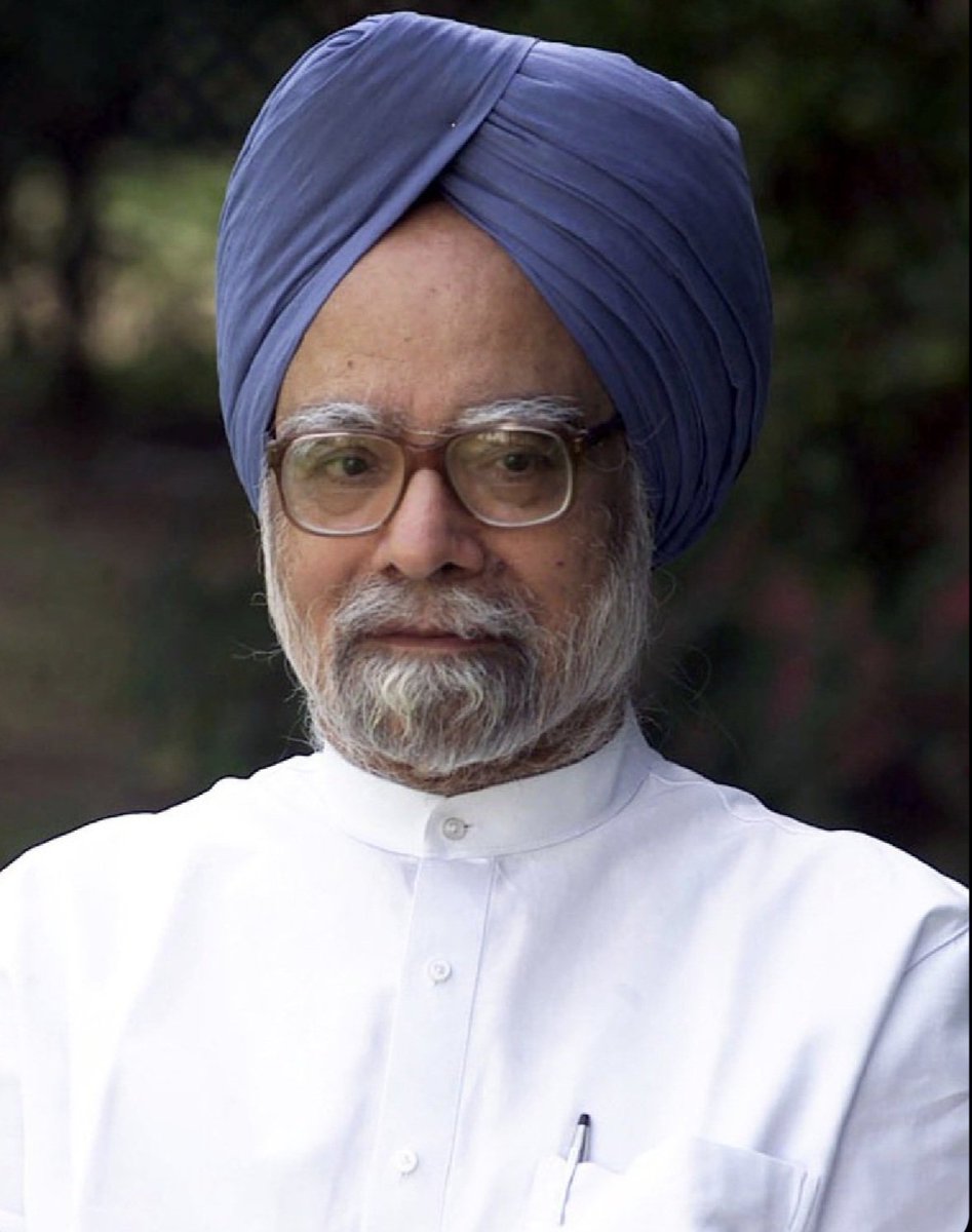 पूर्व प्रधानमंत्री डॉ. मनमोहन सिंह जी के निधन की सूचना अत्यंत दुःखद है। भारतीय रिजर्व बैंक में गवर्नर से लेकर देश के वित्त मंत्री और प्रधानमंत्री के रूप में डॉ. मनमोहन सिंह जी ने देश की शासन व्यवस्था में महत्त्वपूर्ण भूमिका निभाई। भगवान इनकी आत्मा को शान्ति प्रदान करे😓
#RIP