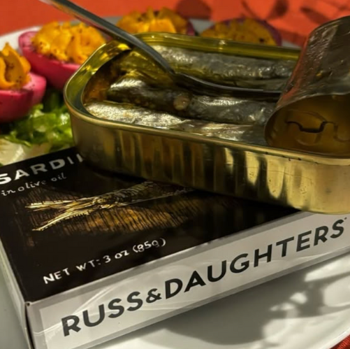 The Museum of Food and Drink Gala honored the third and fourth generations of the Russ &amp; Daughters family: Maria and Mark Federman, Josh Tupper, and Dame Niki Federman for “significant contributions to preserving NYC food history at Russ &amp; Daughters.” ⁠

#lesdamesny