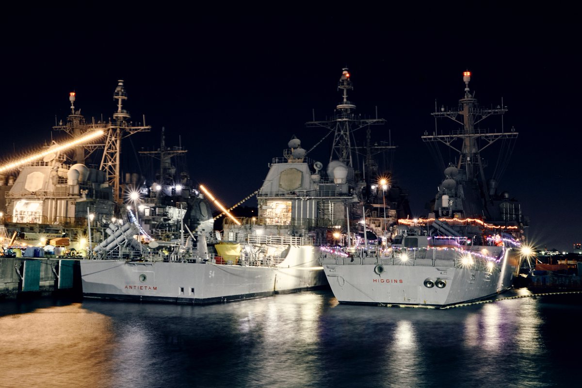 For centuries, sailors have celebrated Christmas at sea, from WWII crews crafting handmade ornaments to Vietnam-era sailors singing carols under the stars. Even in the Arctic, the Navy found ways to bring warmth and joy. Wishing you peace, joy, and gratitude this season! 🎄⚓️