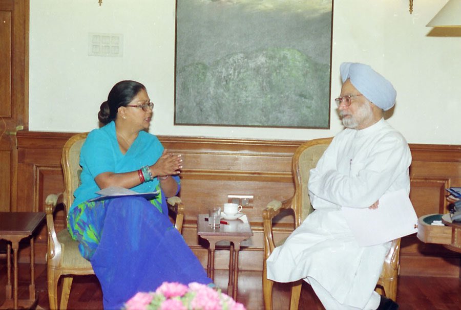 VasundharaBJP's tweet photo. Deeply saddened by the passing of former Prime Minister Dr. Manmohan Singh Ji. A leader of immense stature and a visionary economist, he will forever be remembered as the architect of India’s economic reforms.

A distinguished parliamentarian with profound insight into the nation’s challenges, Dr. Singh’s tireless efforts uplifted millions. His enduring legacy of progress will continue to inspire generations to come.

#ManmohanSinghji