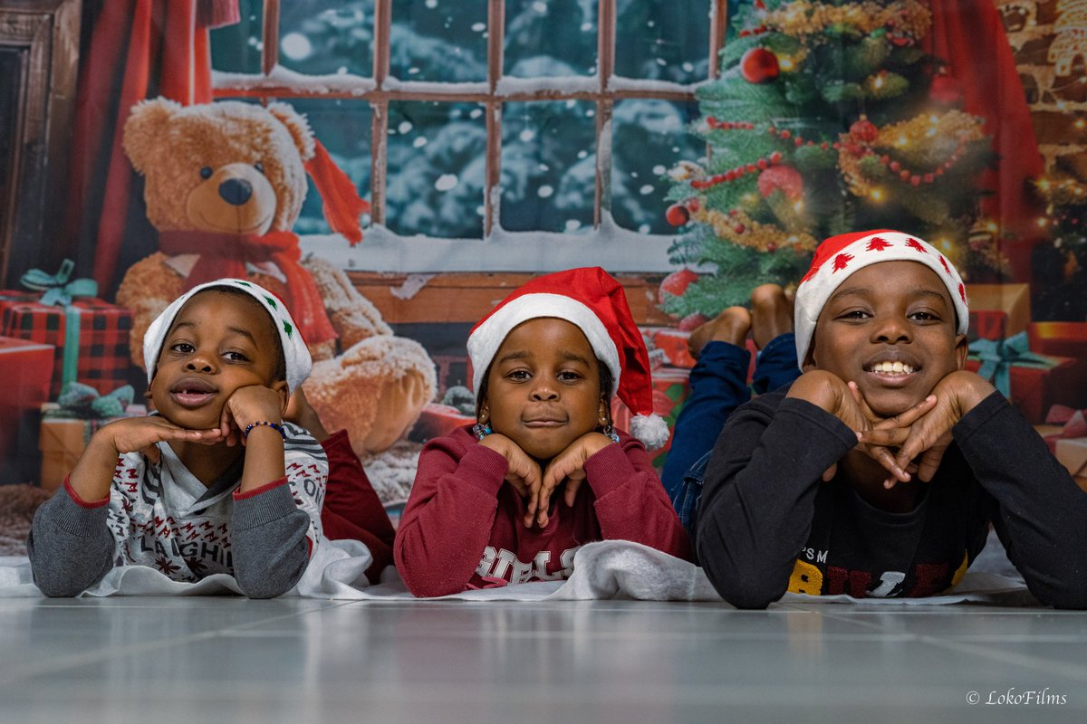 lokofilms's tweet photo. Shootings de familles réalisés pour #Noël
#photodefamille #familypicture #photo #shooting #lokofilms #JoyeuxNoël #MerryChristmas https://t.co/XlGK4P5yiu