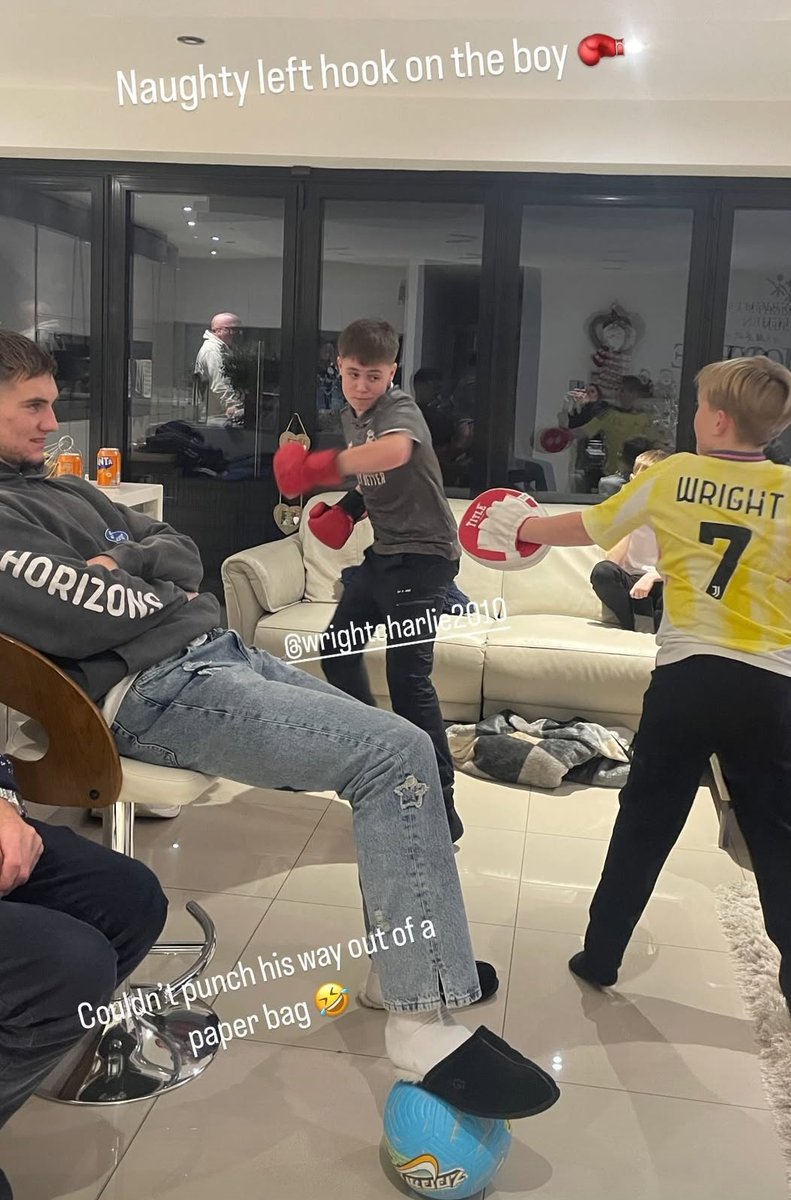 VanillaaaaScent's tweet photo. ๐ฉตโจ๏ธ ๐ฅฐ
#JacobWright 's family ๐ฅฐ
"Juve jerseyโจ๏ธ๐" https://t.co/ZWw9MFrtxa