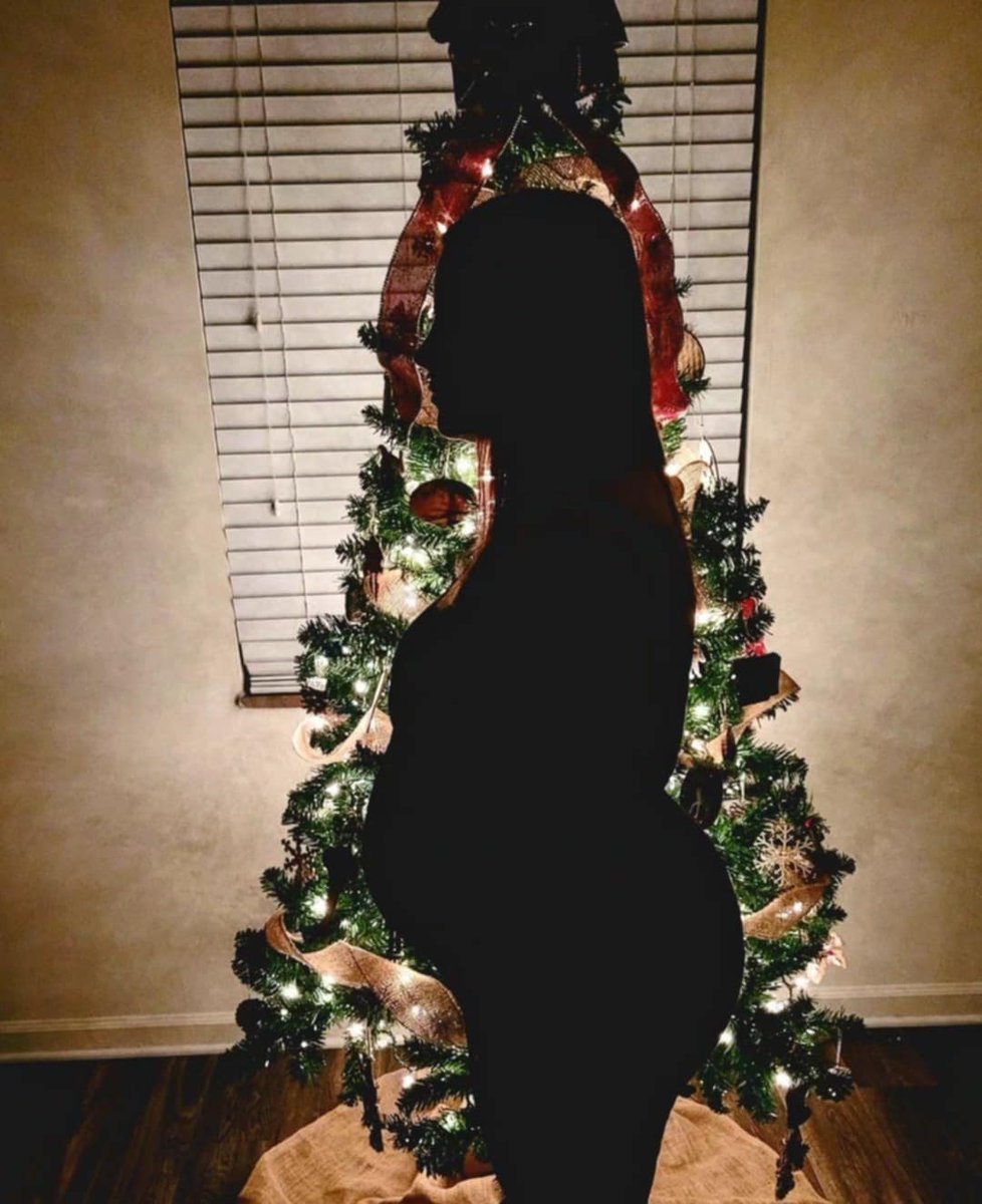 chz_p1zza's tweet photo. What a difference a year can make ❤️🎄 I hope everyone has a wonderful holiday season! https://t.co/GHMf2banvu