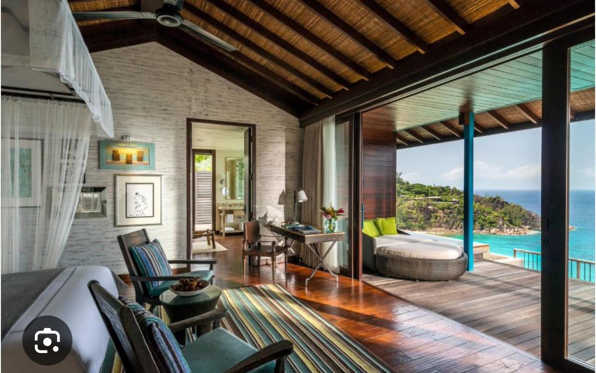 KnuttyNigel's tweet photo. Now settled in my suite at the Four Seasons Mahe.  Thanks to Donald Trump for giving bitcoin a boost https://t.co/u8SgRQK1bY