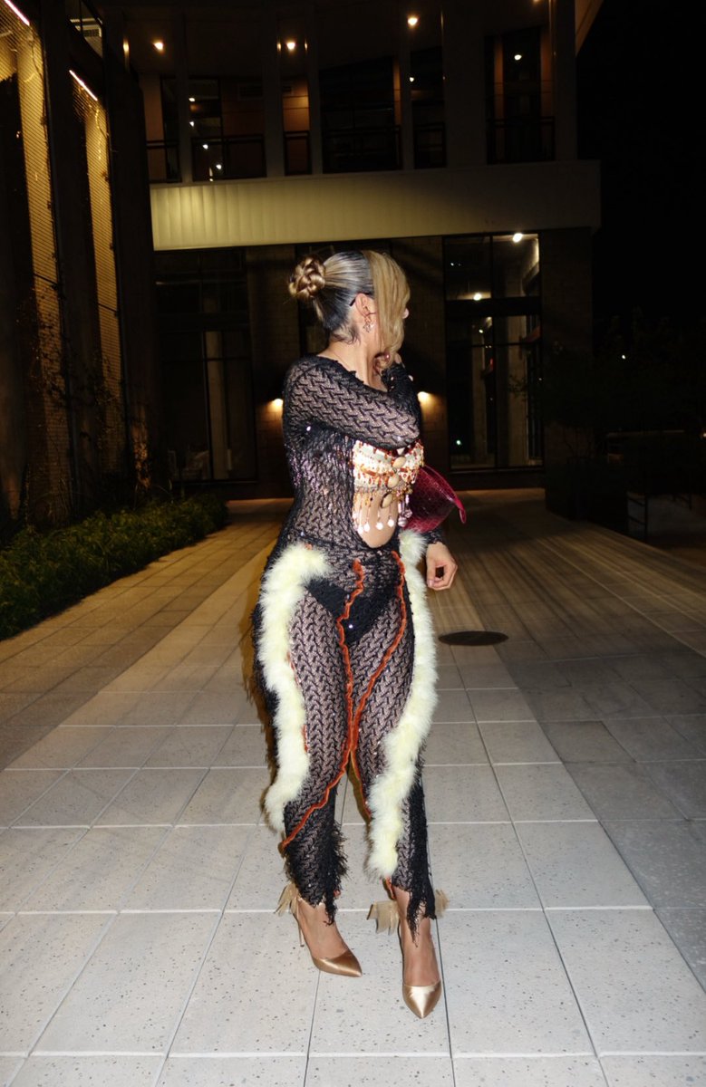 lexiscustoms's tweet photo. LEXISCUSTOMS 1/1 AVANT GARDE JUMPSUIT w/ THE "RUFINA" BRA https://t.co/svuWuEDpLi