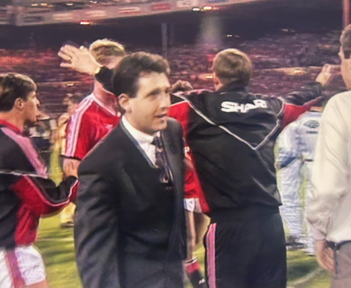 Enjoying the Ralphie Milne cameos in the BBC's Fergie doc. On the bench, and looking a touch bleary-eyed, for Ferguson's job-saving win against Nottingham Forest. Cutting about Wembley in a suit and impish grin after the FA cup final win over Palace. What a man. Sadly missed.