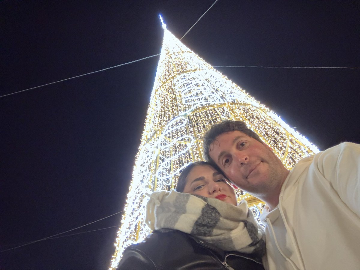 Cristinapeeace's tweet photo. La navidad más bonita de mi vida🥰😍 https://t.co/aIeTRbEy3P