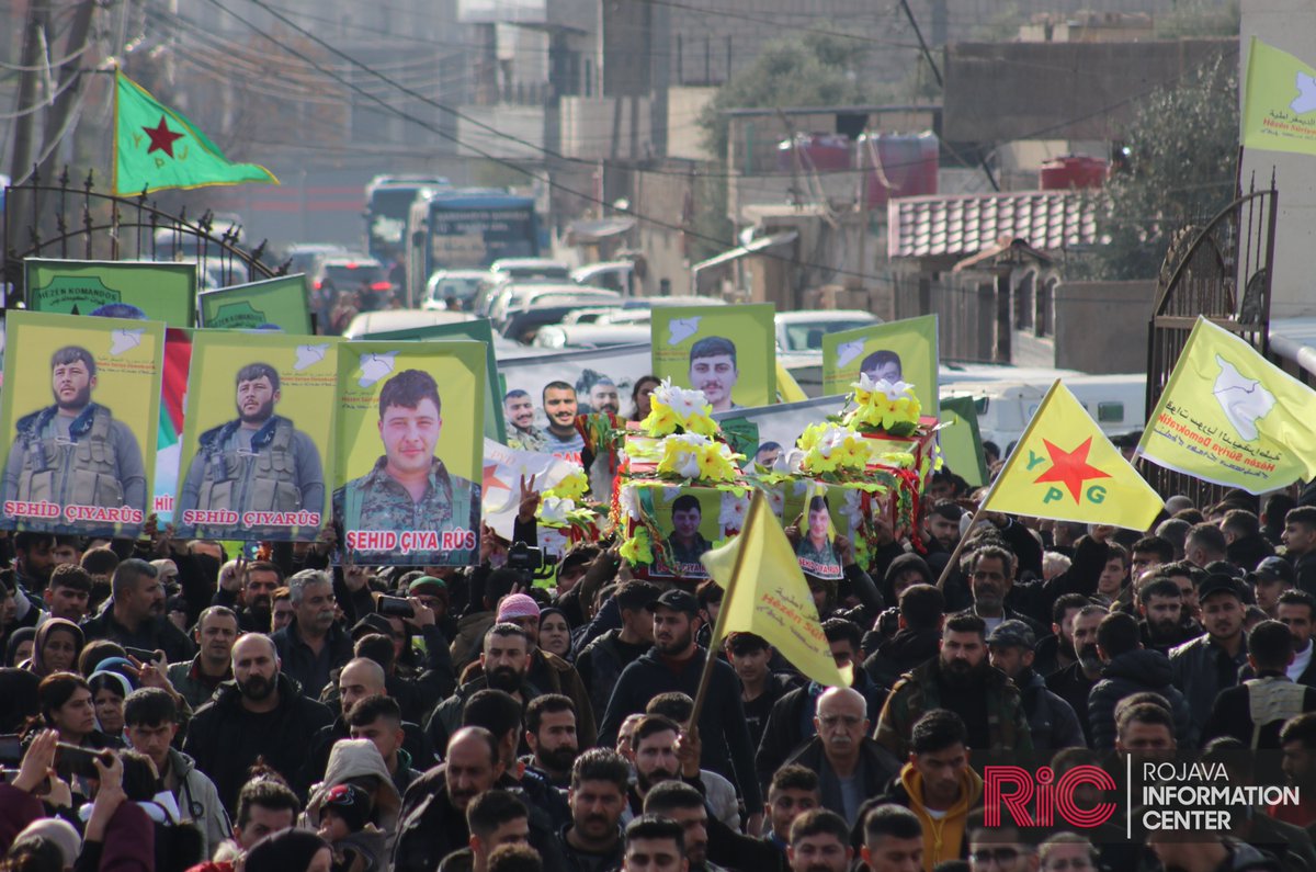 RojavaIC's tweet photo. Crowds gathered in Qamishlo today for the funeral of 5 SDF fighters (4 killed in Manbij, 1 in Aleppo) and 1 civilian (killed in Shehba).

RIC records a total of 249 people killed in Turkish/SNA attacks since November 29 - 169 NES military personnel, 11 Asayish, 69 civilians. https://t.co/HbzLTINStx