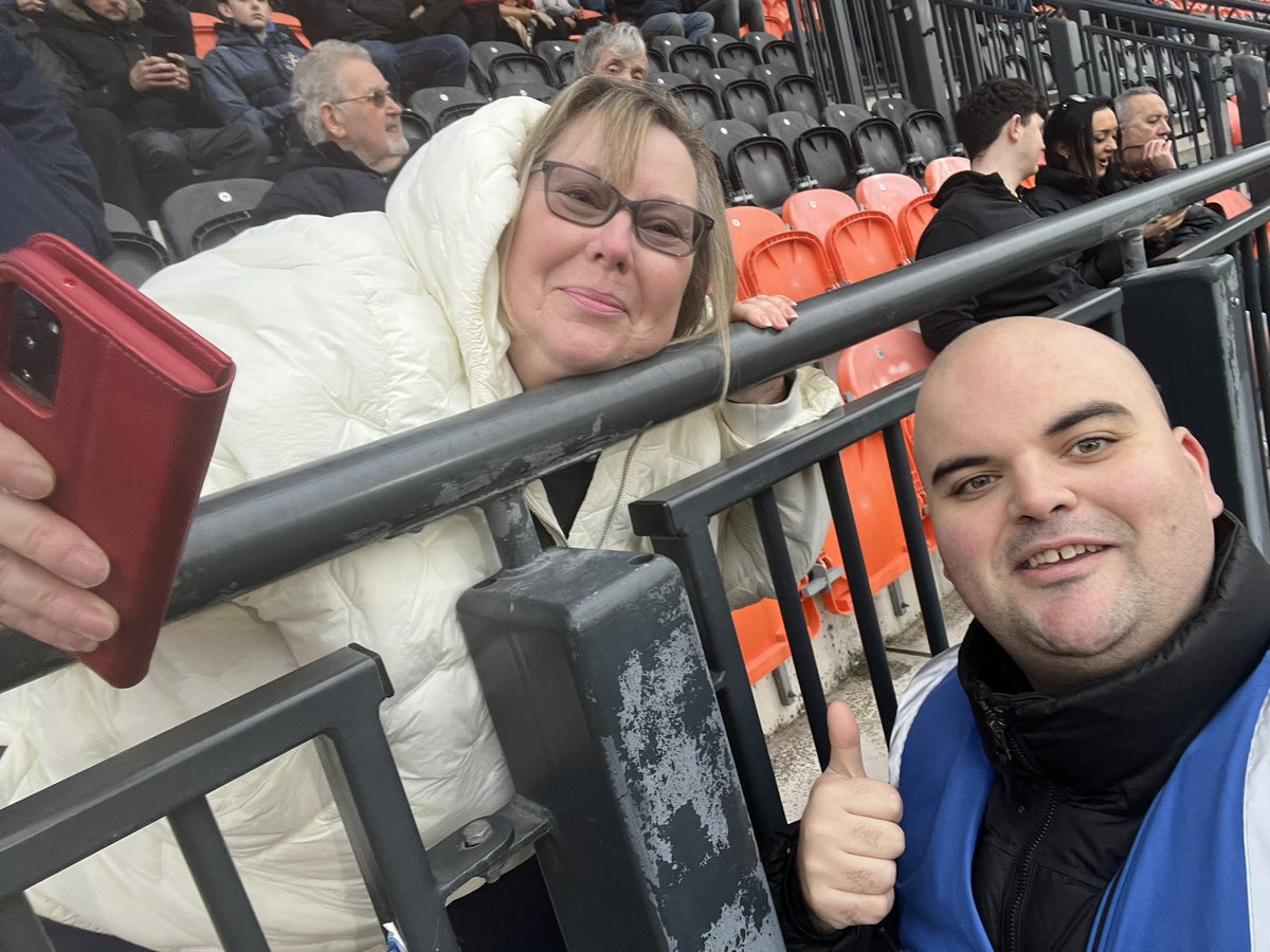 lukey_stanger's tweet image. Back on the grind today working a shift at Barnet FC…Always special looking after @suttonunited fans, the greatest fanbase in non-league football…Gutted they conceded the win in the 97th minute!!! #SuttonFC #SUFC