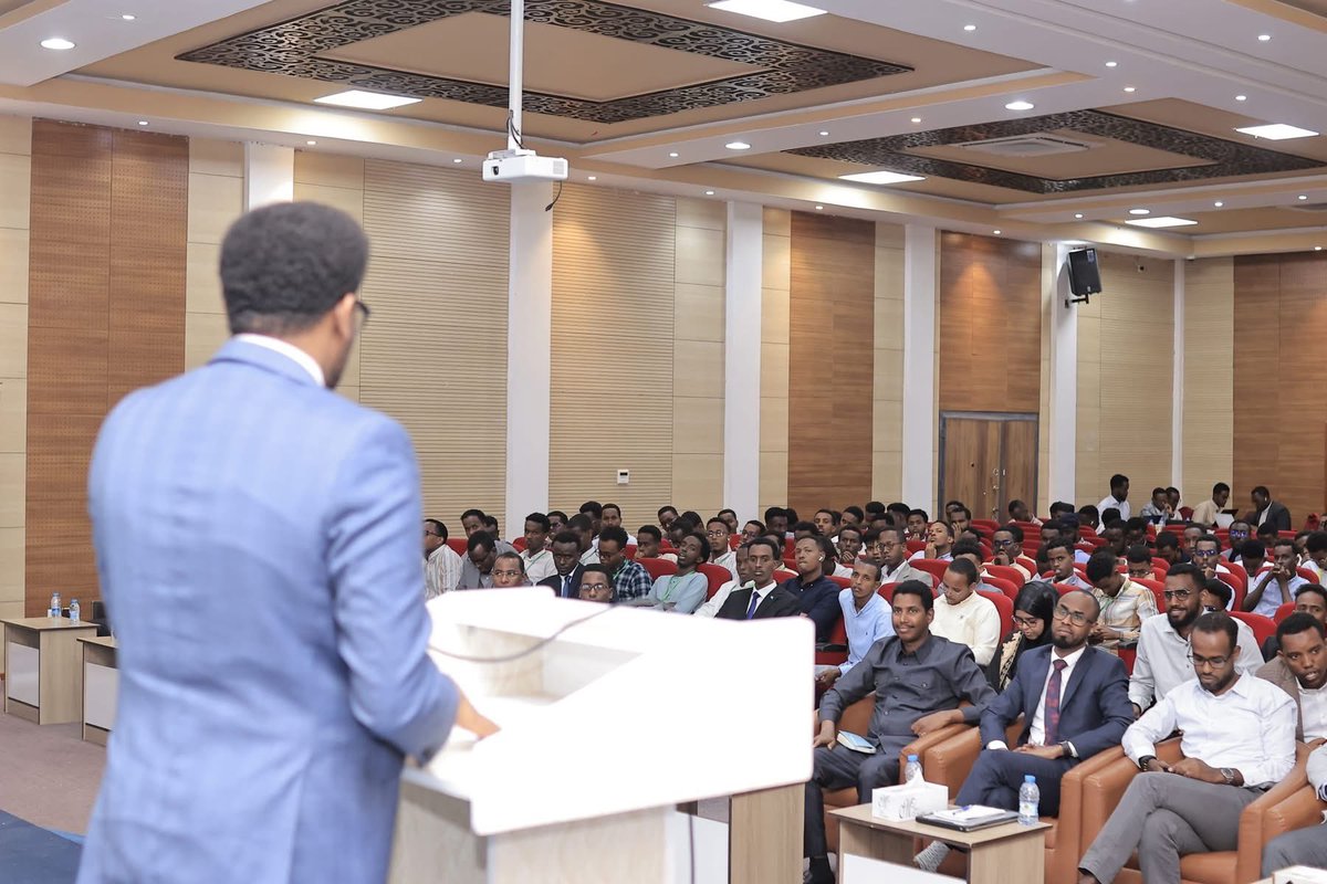 Today, I inaugurated the 7th Somali Network Operators’ Group (SomNOG) conference in Mogadishu. This platform is vital for the enhancement of ICT skills/literacy,promotion of digital literacy, and acceleration of Somalia’s digital future. #SomNOG2024