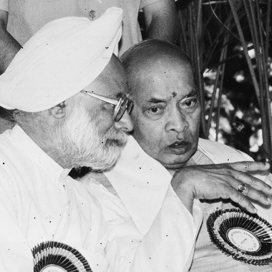 NoNeed2002's tweet photo. सत्य और सौम्य व्यक्तित्व के धनी महान अर्थशास्त्री भूतपूर्व प्रधानमंत्री मनमोहन सिंह जी का निधन एक अंतरराष्ट्रीय अपूरणीय क्षति है।

भावभीनी श्रद्धांजलि!
#PrimeMinister #Manmohan #ManmohanSingh https://t.co/rvCZrQIl8D