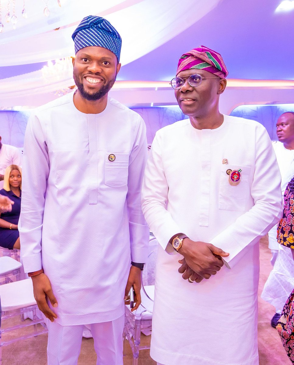Ojfalana's tweet photo. It was a great honour to join Mr. Governor @jidesanwoolu at his residence to celebrate Christmas. Wishing you a beautiful season filled with joy and cheer.

#GreaterLagosRising https://t.co/KE5EFbtPOi