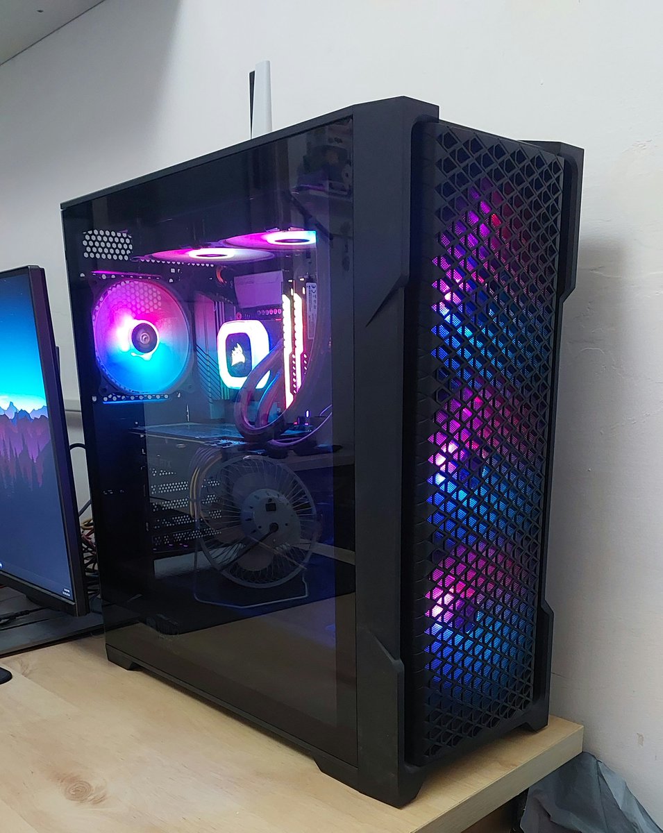 My PC is finally back after 15 days 😮‍💨