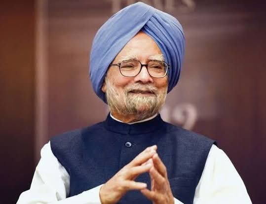जमाना कर ना सका उसकें कद का अंदाजा ,
वो आसमान था मगर सर झुका के चलता था।

देश के पूर्व प्रधानमंत्री और महान् अर्थशास्त्री डॉ मनमोहन सिंह को भावपूर्ण श्रद्धांजलि 🙏

#ManmohanSingh