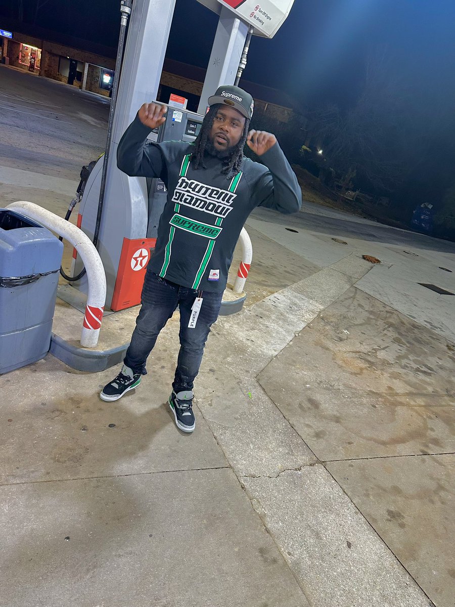 _PASupreme's tweet photo. I Been 💩’N  On Niggas So Much You Gotta Change Me Twice 🗣️ #PaSupreme #Team https://t.co/JRqsGh0zSK