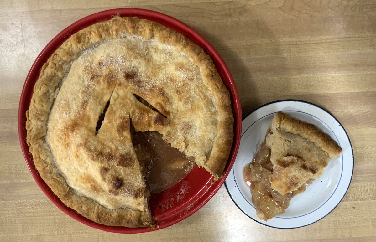 Adrenaline high kept me awake after I got home last night, so to pass the time I went ahead and made the apple pie I was going to do later today. Early start on my own Feast of St Stephen. If you stop by you’re welcome to a slice.🍎🥧🍏