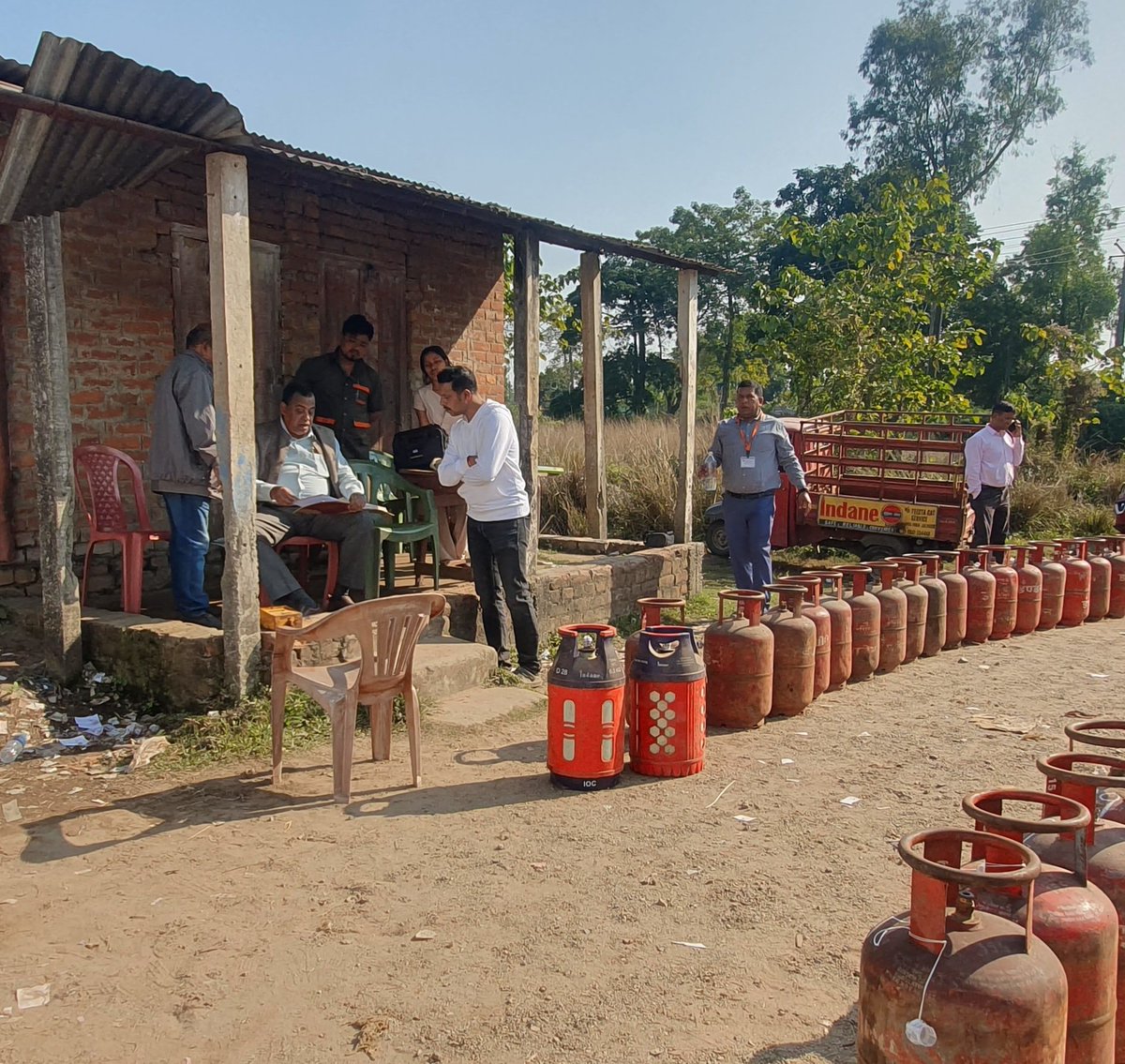 CGM-LPG, WBSO has visited distributor godown and has conducted SQC of full truck load . During his visit  has guided the channel partners for improving DAC, PDC feedback, Backlog , home delivery by ensuring 100% Q&amp;Q .
<a href="/IndianOilcl/">Indian Oil Corp Ltd</a> <a href="/LKS_Chauhan/">Lalit Chauhan</a> <a href="/EDLPGIOCL/">Sailendra K</a> <a href="/DirMktg_iocl/">Director (Marketing), IndianOil</a>