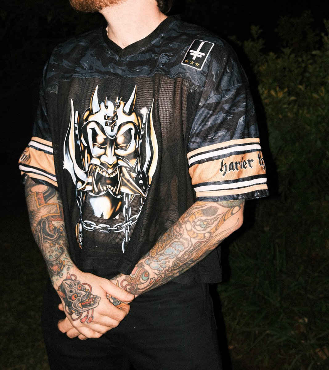 twtchngtongues's tweet image. Twitching Tongues football jerseys, Hawaiian shirts and work jackets available now, limited to 100 pieces.
twitchingtongues.com
