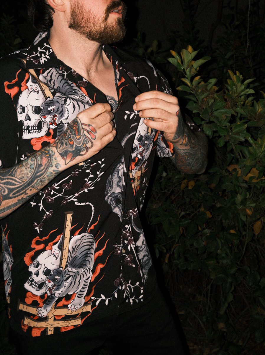 twtchngtongues's tweet image. Twitching Tongues football jerseys, Hawaiian shirts and work jackets available now, limited to 100 pieces.
twitchingtongues.com