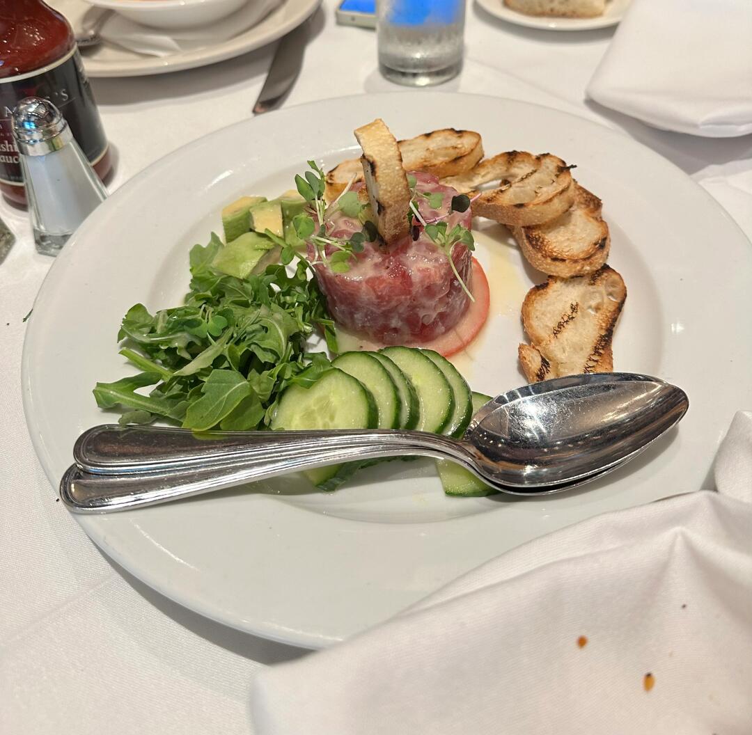 Julie__Anthony1's tweet image. Time to refuel with some lunch! 🍴😋 #LunchGoals #FoodieLife #MiddayBreak #NomNom #Eats