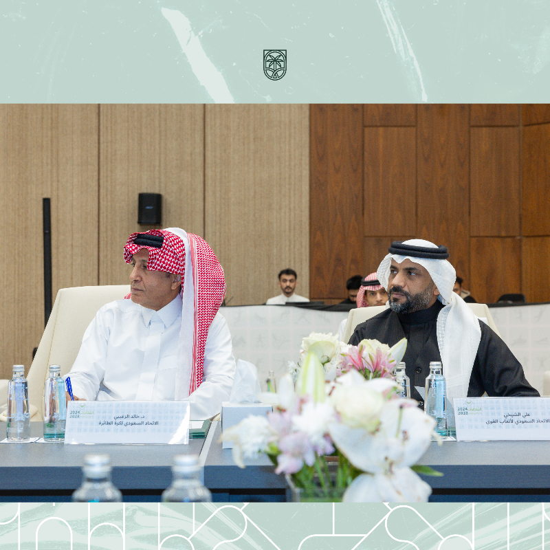 TeamSaudi's tweet photo. • دعم القيادة الرشيدة 🇸🇦
• ثقة كبيرة في قدرات الرؤساء الجدد 🤝

📰 | نيابةً عن سمو الرئيس @AbdulazizTF، سمو النائب الأمير فهد بن جلوي يلتقي برؤساء الاتحادات الرياضية للدورة الانتخابية 2024–2028، وذلك في مجمع الأمير فيصل بن فهد بالرياض.

• التفاصيل 👇🏻