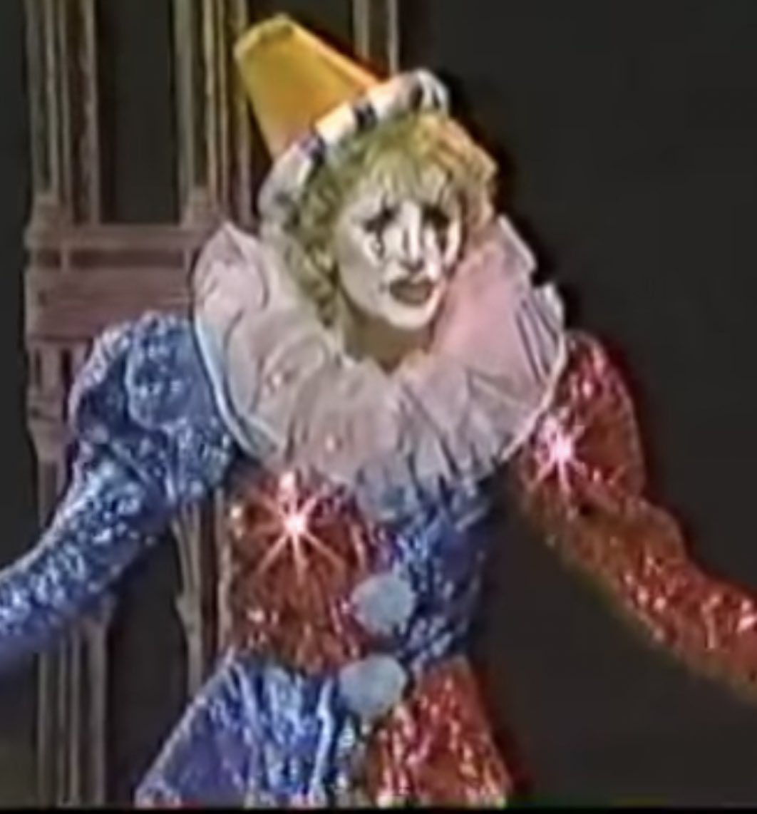 omgsoyousee's tweet photo. Posts like these are so pointless to me. Arleen was literally the inspiration for Harley Quinn. Arleen didn’t simply play Harley, she WAS Harley. Paul Dini directly based Harley Quinn on Arleen’s performance as Calliope in Days of Our Lives. No one will ever come close to Arleen. https://t.co/u00xId4kFy