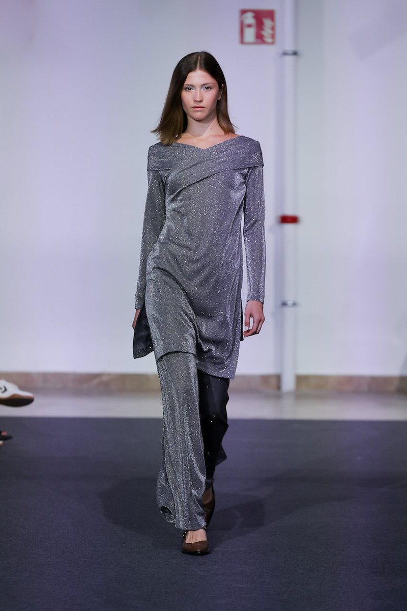 Buenas tardes
Brilla en fin de año con @robertoverinoficial.  Hoy, en telademoda.com