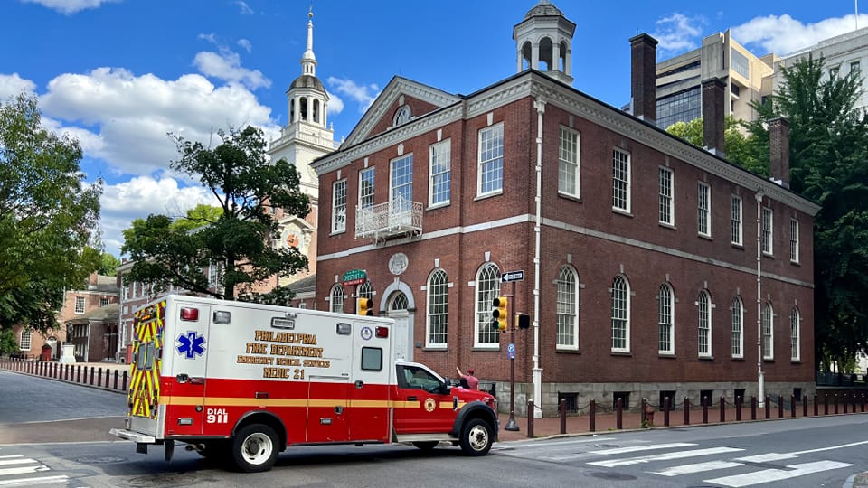 PhillyFireDept's tweet image. WE&apos;RE HIRING EMS PROVIDERS! There are all types of roles for our paramedics and EMTs. You must apply by January 19, 2025 for a chance at joining this amazing team. FAQs &amp;amp; applications  ⬇
🚑 Paramedics (hiring bonus!): bit.ly/ParamedicFAQs
🚑 EMTs: bit.ly/EMT-FAQs