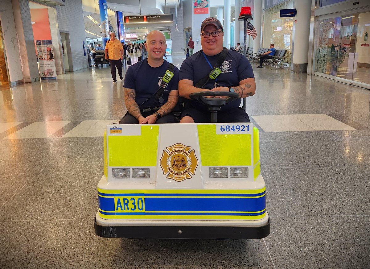 PhillyFireDept's tweet image. WE&apos;RE HIRING EMS PROVIDERS! There are all types of roles for our paramedics and EMTs. You must apply by January 19, 2025 for a chance at joining this amazing team. FAQs &amp;amp; applications  ⬇
🚑 Paramedics (hiring bonus!): bit.ly/ParamedicFAQs
🚑 EMTs: bit.ly/EMT-FAQs