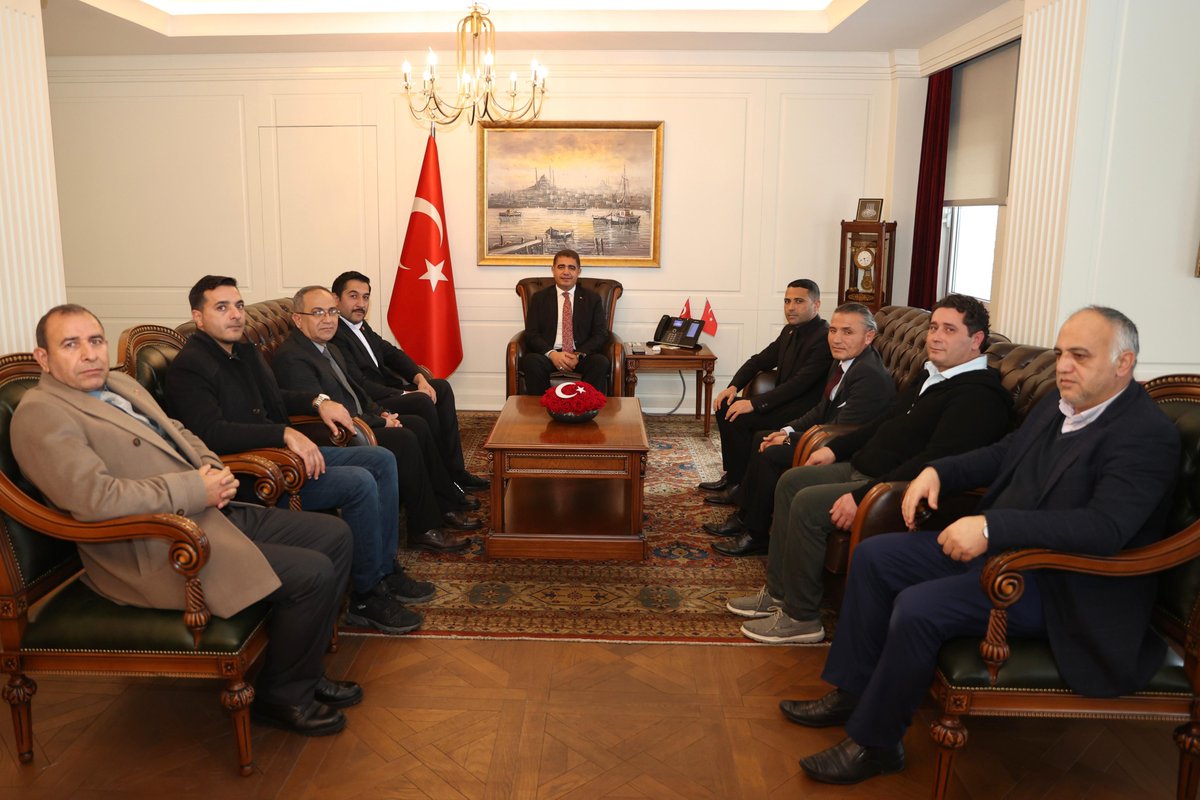 Düzce Valiliği (@duzce_valiligi) on Twitter photo Valimiz Sayın <a href="/ValiSelcukAslan/">Selçuk Aslan</a>, Yurt Eğitim Çalışanları Sendikası Genel Başkanı Hakan Çeliksoy ve yönetimini kabul etti. 🤝✨
#Düzce #Sendika Valimiz Sayın <a href="/ValiSelcukAslan/">Selçuk Aslan</a>, Yurt Eğitim Çalışanları Sendikası Genel Başkanı Hakan Çeliksoy ve yönetimini kabul etti. 🤝✨
#Düzce #Sendika