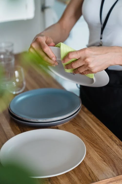 standarddenver's tweet image. #CookwareEssentials: Opt for kitchenware that matches your maintenance needs—some materials are simpler to clean than others. If storage is tight, consider space-saving, stackable, or nesting designs!
🌐 1l.ink/TDHKTBM