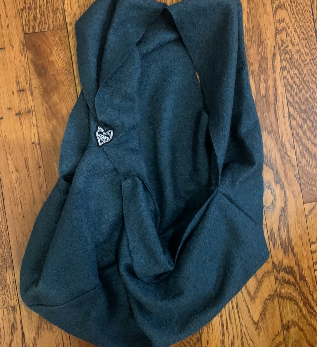 HeartPup's tweet photo. HAPPY HOLIDAYS 🪄 Bran new CO-OP $38 drastically discounted around cost affordable slings 😍 - https://t.co/ttXgxaGQbn https://t.co/rVPxNUkAME