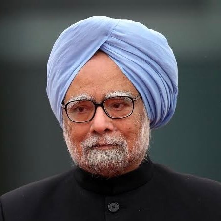 ज़माना कर ना सका उसकें क़द का अंदाज़ा।
वो आसमान था मगर सर झुका के चलता था॥

~ मनमोहन सिंह RIP 💐 
#drm