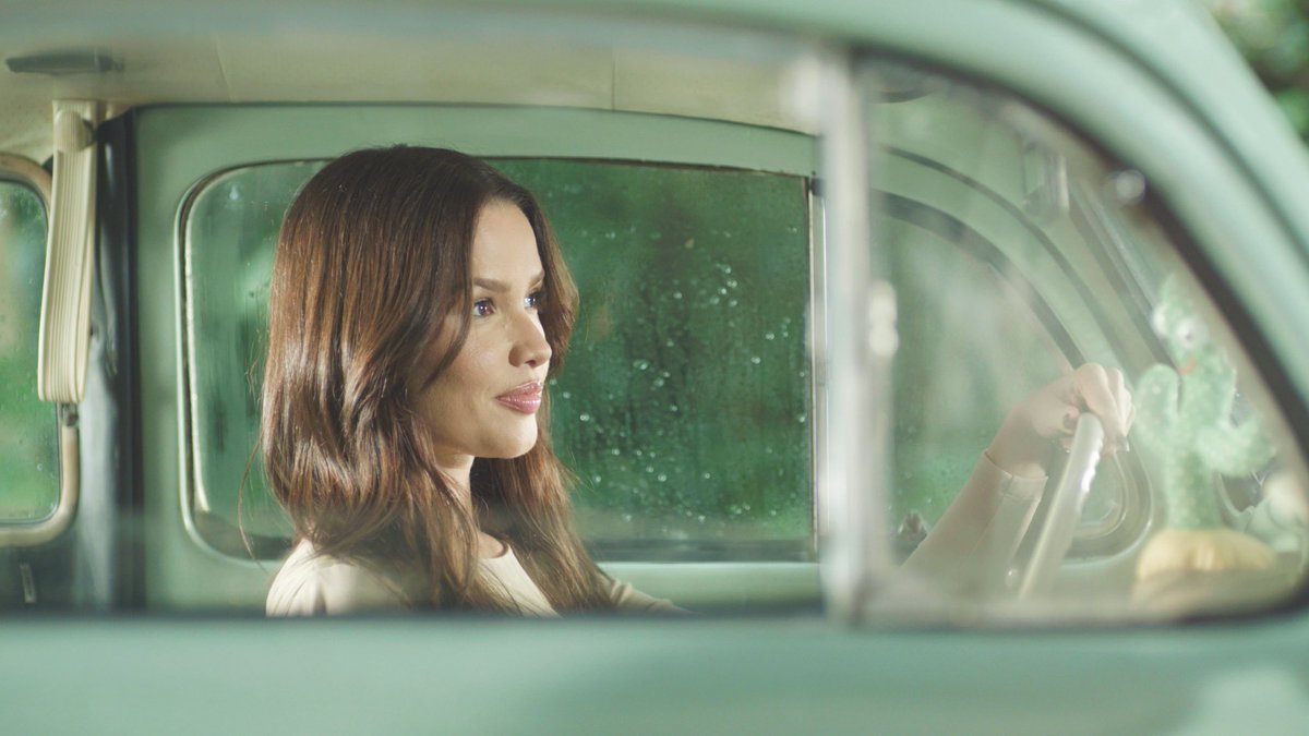 ELA VEIO SIM! Globo acaba de divulgar a foto de Juliette dentro de um carro provavelmente chegando para as Bodas do BBB. É A MAIOR! 

📸 TV Globo / Manoella Mello
