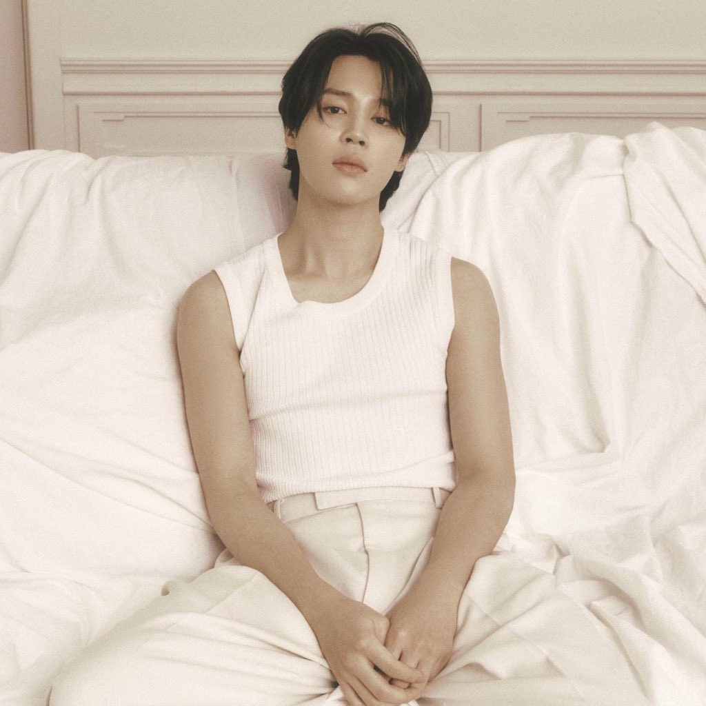 btschartsxdaily's tweet photo. 📊| #JIMIN becomes in the only K-Pop soloist to sell 2M units with 2 different tracks (Who &amp; Like Crazy) each in US history! 🇺🇸

CONGRATULATIONS JIMIN https://t.co/qwJ2BN2THx