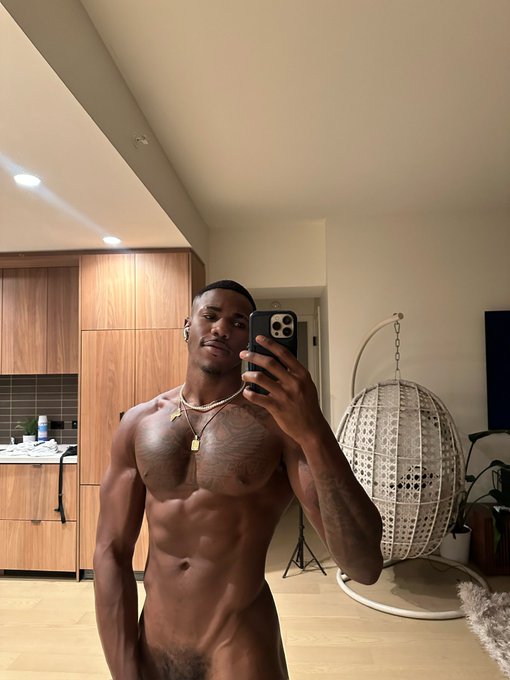 Watch Hello Fresh's leaked NSFW photo on TwXstars