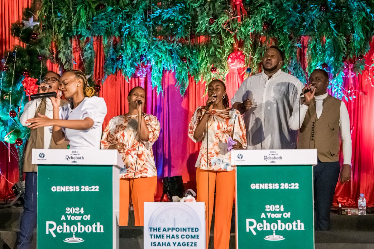 GraceRoom's tweet photo. Deep and Powerful Worship as we uplift the name of Jesus and surrender completely before the King of Kings .
The Holy Spirit is here please Connect
#HolySpirit #TheMoveOfGod #TheAppointedTimeHasCome #OpenedGates #TheCityThatHasBeenVisited #WeAreInTheArk #GodHasCoveredUsUnderHisUmbrella #GraceRoomMinistries #PrJulienneKabanda