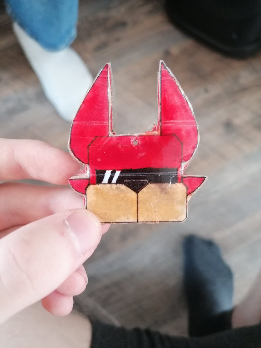 Fazforce Foxy in Pappversion. Hab ich von ner Freundin vor langer Zeit geschenkt bekommen. Hab mich sehr gefreut :D