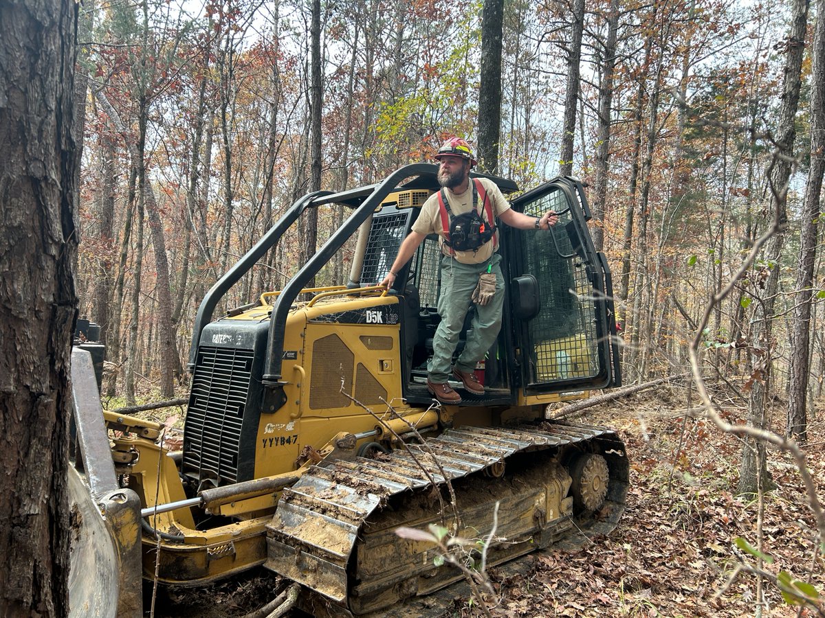 MSForestryComm's tweet photo. MFC's Area 12 team helped a landowner create fire lanes!

👷‍♂️Faster response for firefighters
🔥 Improved fire containment
🚫 Natural fire breaks

#FireLanes #PrivateLandownerServices #MSforestry #greenjobs #WildfireSafety https://t.co/ljeLrCq9Gz