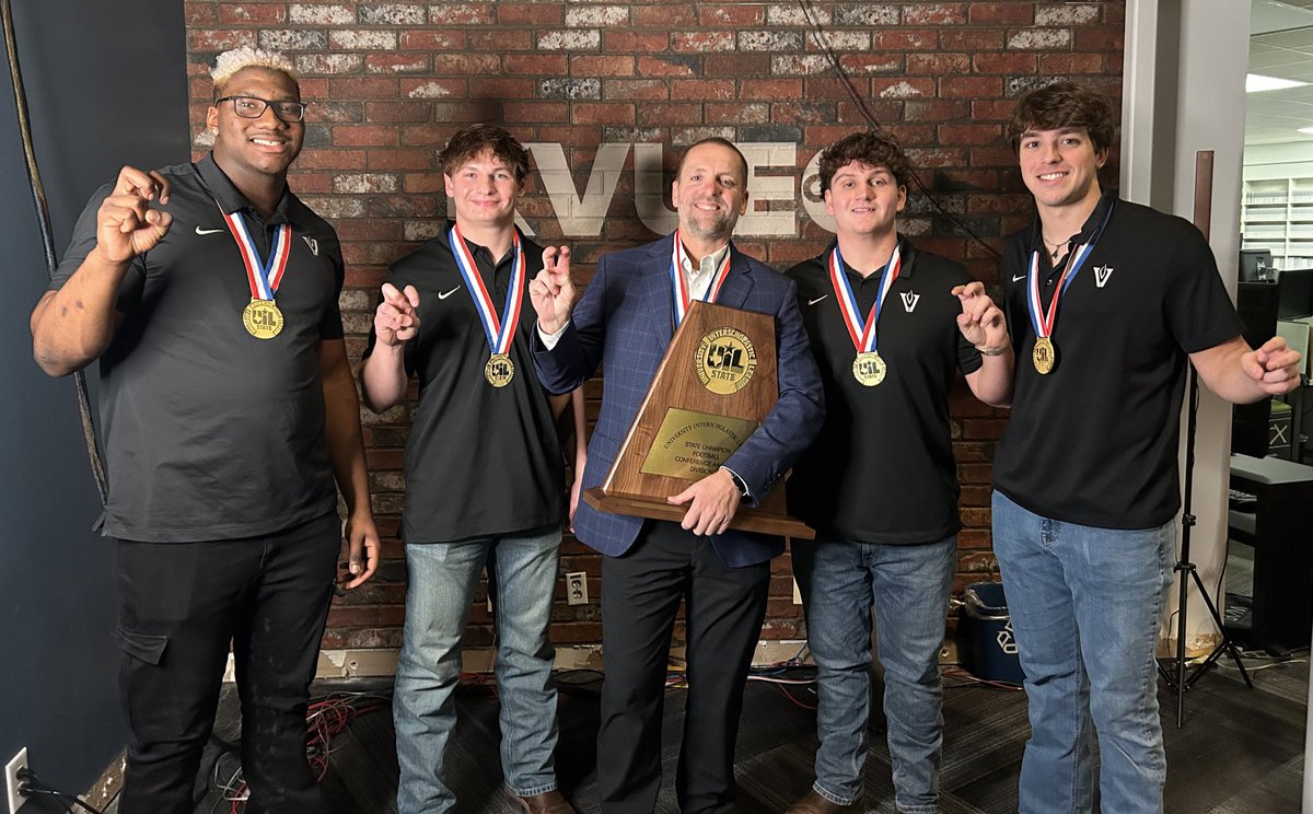 Thanks <a href="/KVUE/">KVUE News</a> and <a href="/JeffJonesSports/">Jeff Jones</a> for having us out today! 🏆