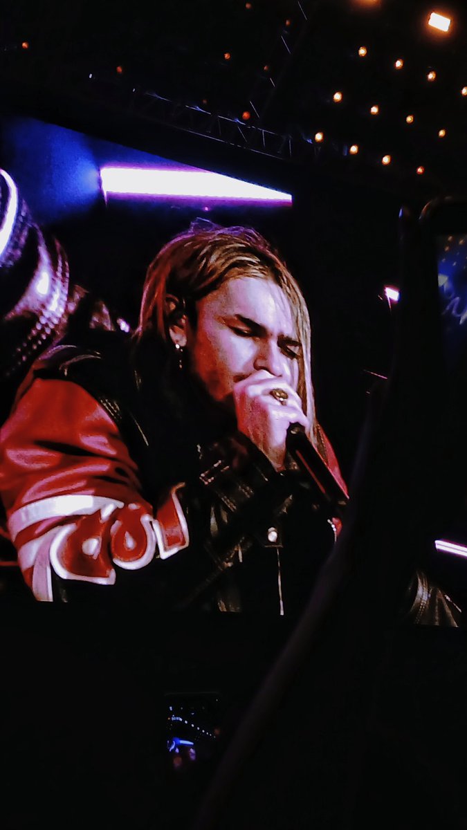 Mult1tud's tweet image. Y cada vez que pienso en vos, quiero volveeer 
@AIRBAGoficial