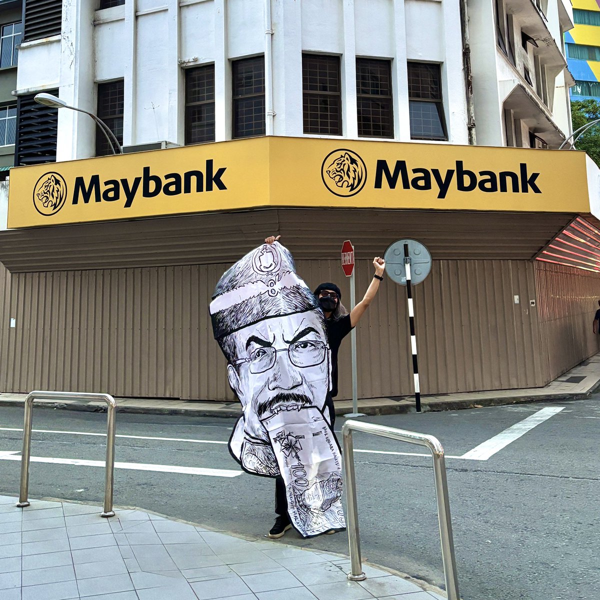 Selamat pagi Sabah!

Aku dah sampai KK bersama Koruptor No. 1 Sabah! 😁

#KoruptorNo1Sabah #SabahMajuJaya