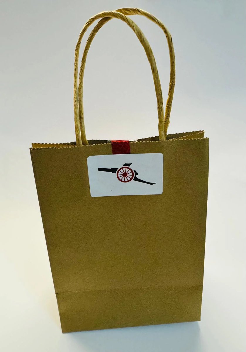 🚨#GiveawayAlert 🚨
 
When we beat Ipswich a follower who likes &amp; reposts this will win one of my unique Arsenal Mystery Gift bags which contains random Arsenal themed items.

You must FOLLOW me LIKE &amp; REPOST to be in the draw to win
Good Luck <a href="/Arsenal/">Arsenal</a> #ARSIPS