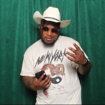 seanayers1's tweet image. #NewProfilePic