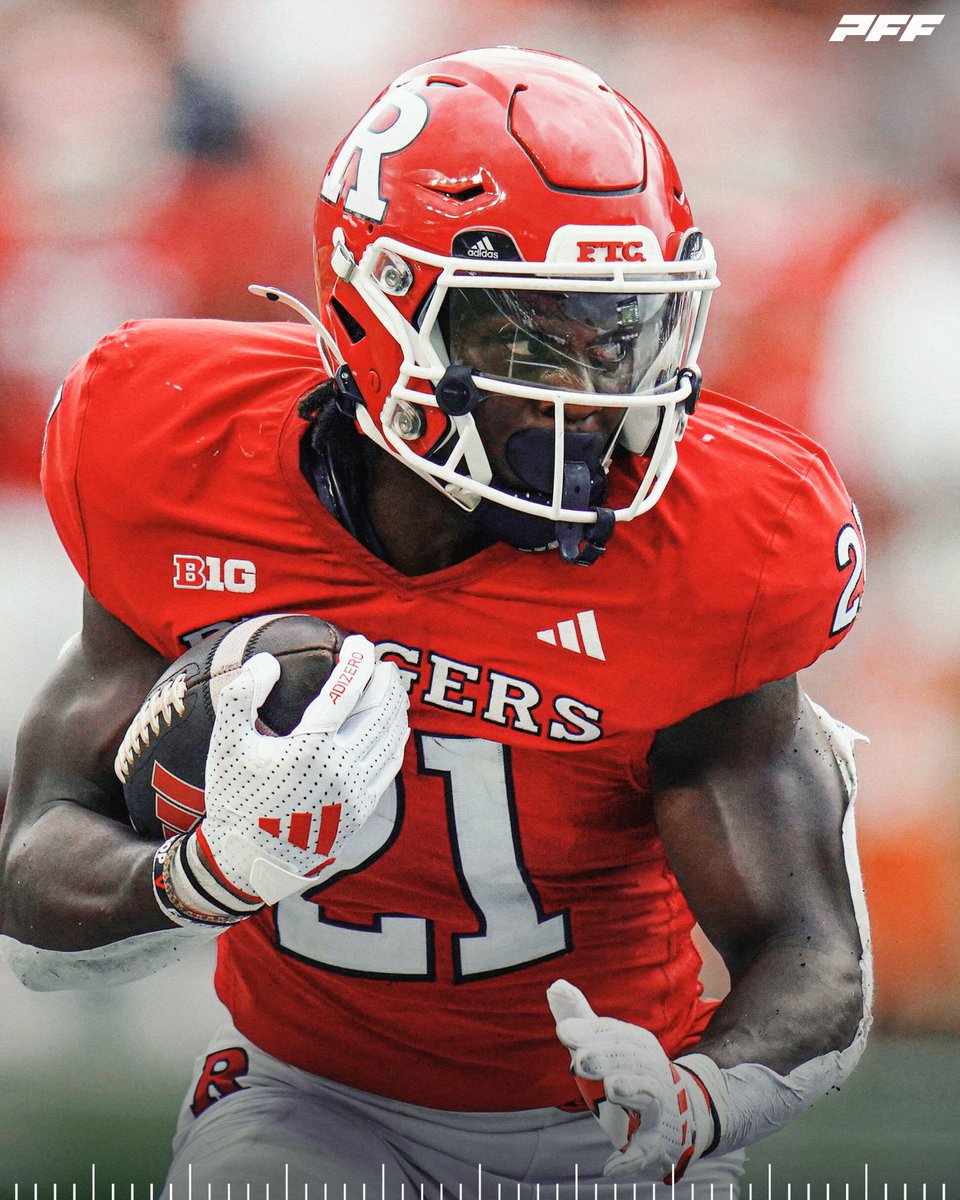 PFF_College's tweet photo. Antwan Raymond in the first half:

🔥 8 carries 
🔥 104 rushing yards
🔥 2 touchdowns

@RFootball https://t.co/I5qTaETlNB