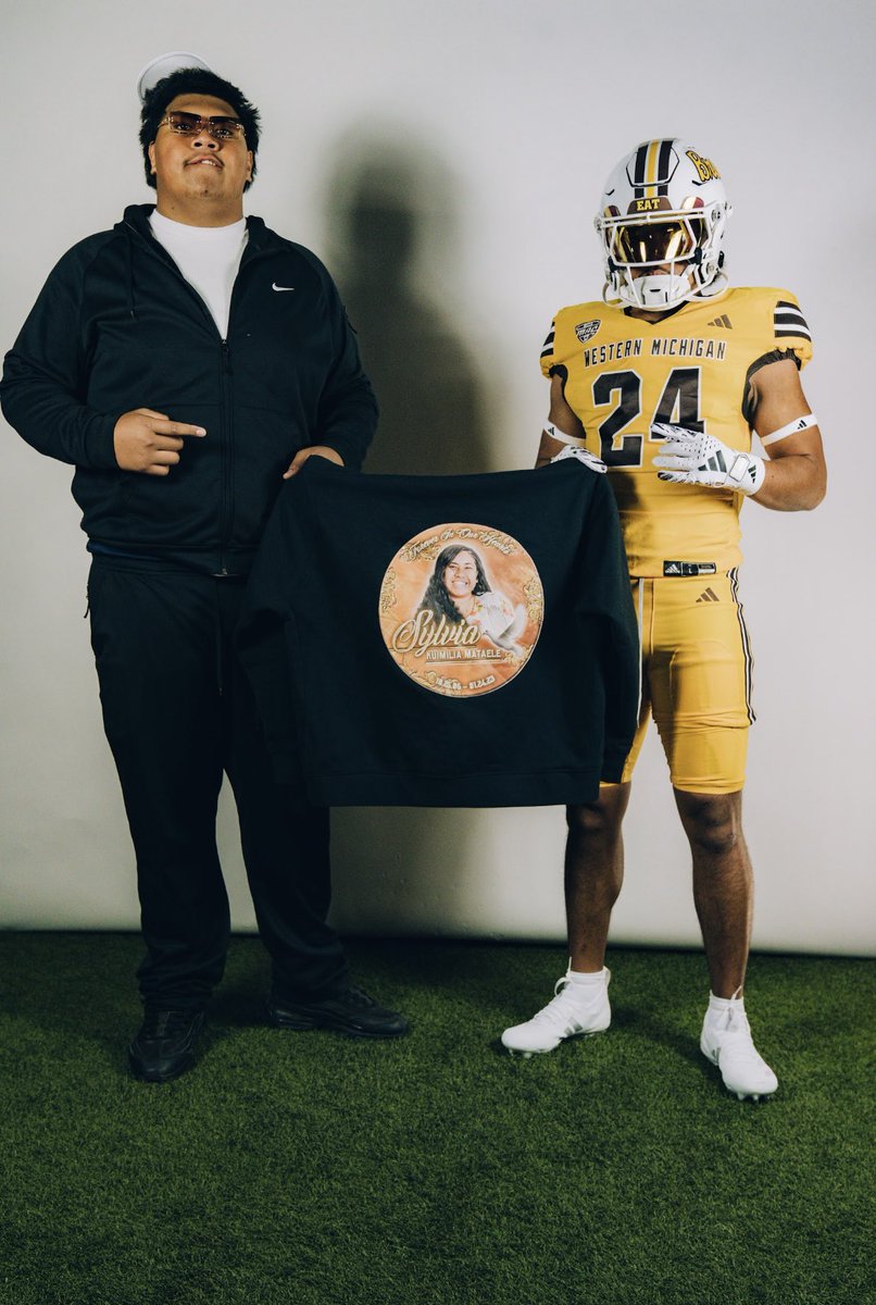 lolomasi22's tweet photo. Thank you to all the coaches at WMU for an amazing official visit!  #bleedblue #LLV https://t.co/c1F3Li1x4O