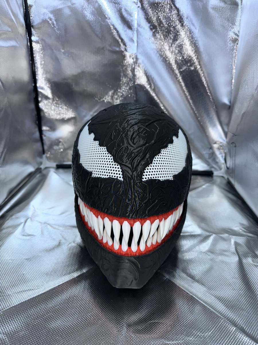 BroncoLegacy's tweet photo. Custom Venom Helmet https://t.co/8pF9dWf0FC
