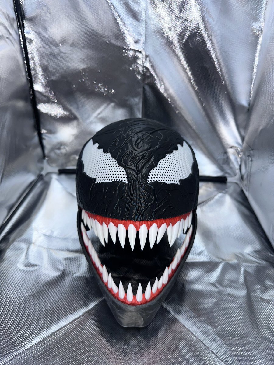 BroncoLegacy's tweet photo. Custom Venom Helmet https://t.co/8pF9dWf0FC